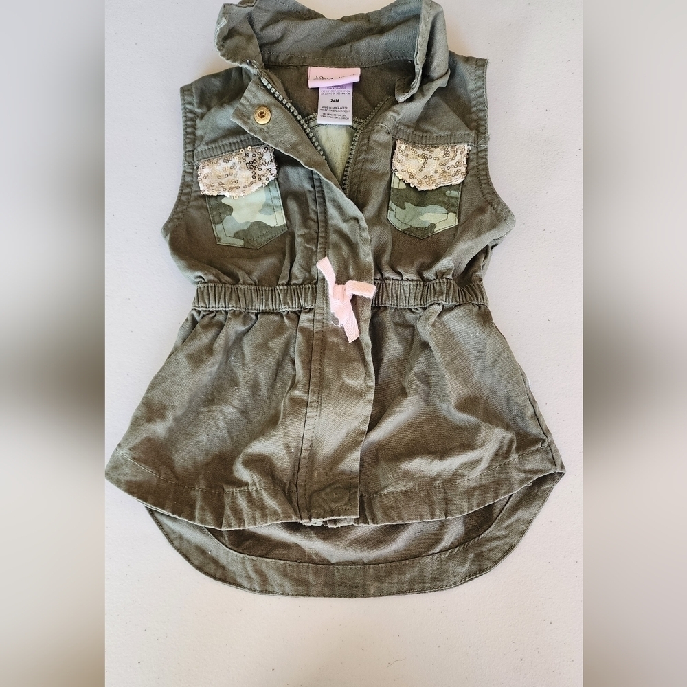 Little Las Green Camo/ Sequin Vest Toddler Size 24 Month.